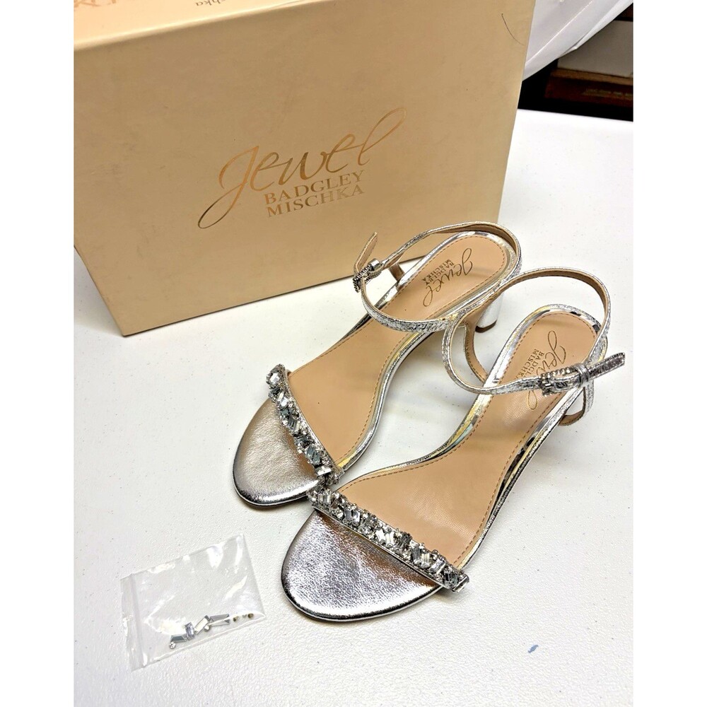 Jewel Badgley Mischka Dagny Strappy Low Block Heel Sandal's Size 6 NIB